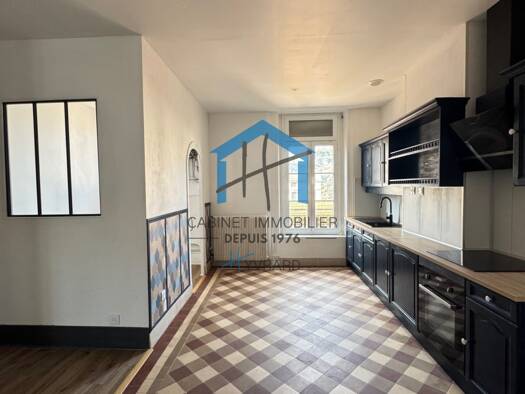 Appartement à louer 850 € 4 pièces 3 chambres 95 m² Étage 3/3 Centre Ville-Chavanne-Hypercentre Saint-Chamond 42400