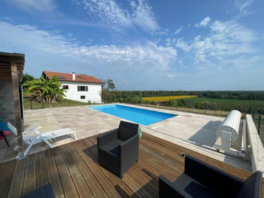 Maison à vendre 339 000 € 5 pièces 4 chambres 129 m² 3 063 m² de terrain Mugron 40250
