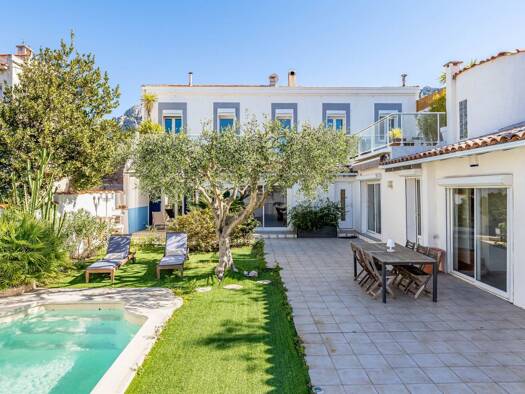 Maison à vendre 1 530 000 € 8 pièces 6 chambres 190 m² 396 m² de terrain Marseille 8ème 13008