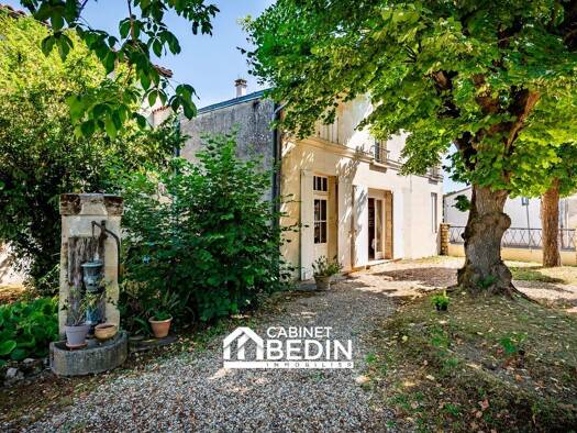 Maison à vendre 270 500 € 7 pièces 5 chambres 184 m² 1 348 m² de terrain Saint-Médard-de-Guizières 33230