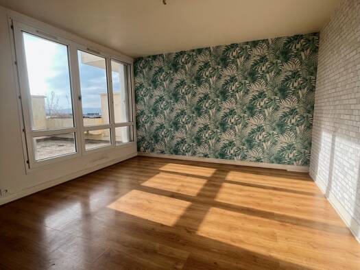 Appartement à louer 755 € 2 pièces 1 chambre 36 m² Étage 2/3 Lardy 91510