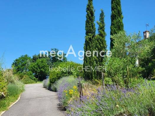 Maison à vendre 438 000 € 8 pièces 5 chambres 185 m² 3 950 m² de terrain Creysse 24100