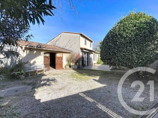Maison de plain-pied à vendre 230 000 € 6 pièces 3 chambres 120,8 m² 530 m² de terrain Bagnols-sur-Cèze 30200