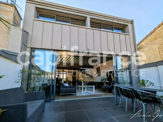 Maison à vendre 855 000 € 5 pièces 4 chambres 170 m² 104 m² de terrain Centre ville Bordeaux 33000