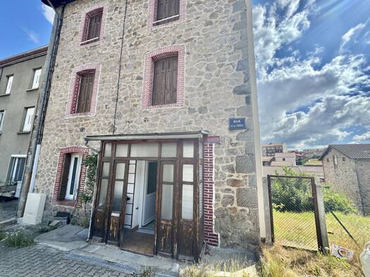 Immeuble à vendre 189 000 € 127,52 m² Dunières 43220