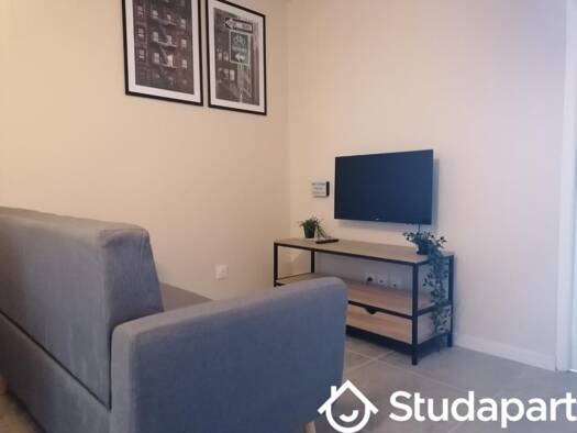 Colocation à louer 475 € 1 pièce 1 chambre 11 m² 1er étage Ville-Basse Montélimar 26200