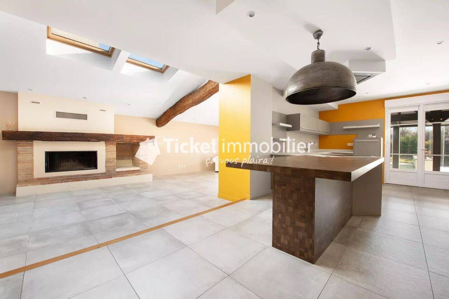 Maison à vendre, 288m², LE BURGAUD