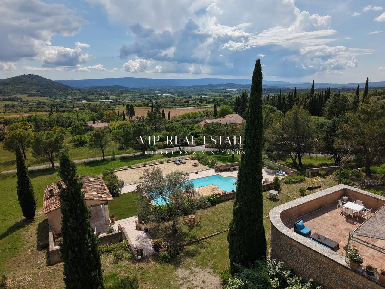 Maison à vendre, 335m², SAINT SATURNIN LES APT