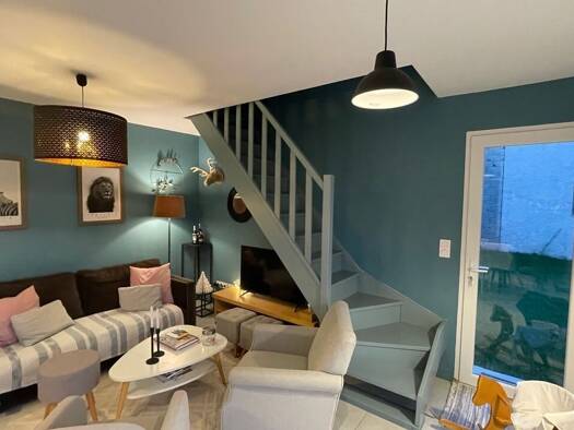 Maison à louer 1 385 € 4 pièces 3 chambres 90 m² Est Entraigues-sur-la-Sorgue 84320