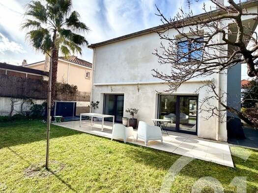 Maison à louer 2 990 € 5 pièces 4 chambres 156 m² 415 m² de terrain Marseille 9ème arrondissement 13009