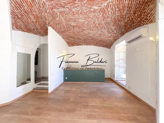 Local d'activités à vendre 135 000 € 35 m² d'espace de stockage Nord-Fango Bastia 20200