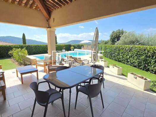 Maison à vendre 650 000 € 3 pièces 2 chambres 108 m² 1 007 m² de terrain Tanneron 83440