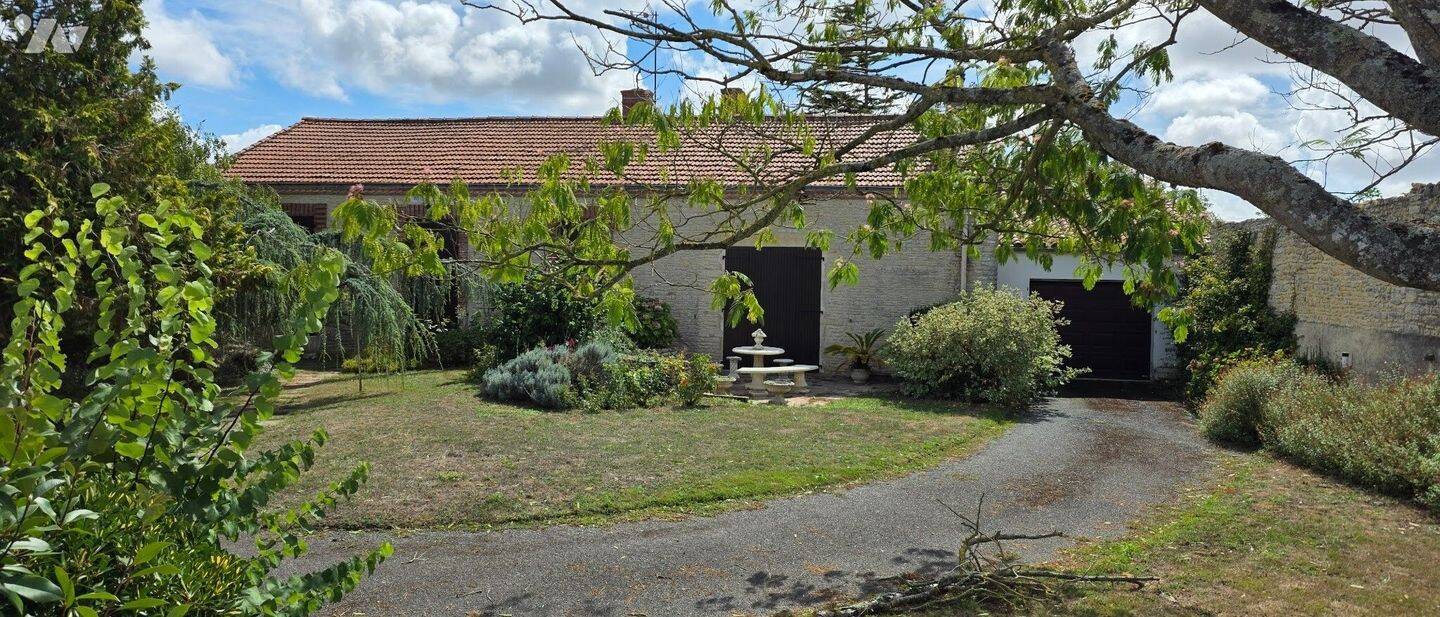 Maison à vendre, 120m², SAINTE RADEGONDE DES NOYERS