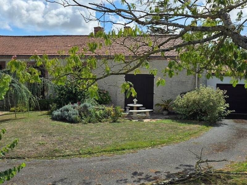Maison à vendre, 120m², SAINTE RADEGONDE DES NOYERS