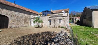 Maison à vendre 238 500 € 3 pièces 2 chambres 154 m² 1 570 m² de terrain Zones d'Activité Millau Sud Millau 12100