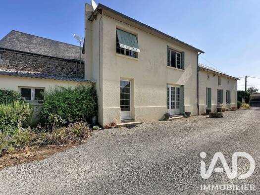Maison à vendre 109 000 € 5 pièces 3 chambres 104 m² 2 927 m² de terrain Plaine-et-Vallées 79100