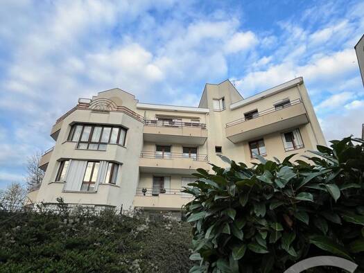Duplex à vendre 239 000 € 3 pièces 2 chambres 60,01 m² 3ème étage Bezons 95870