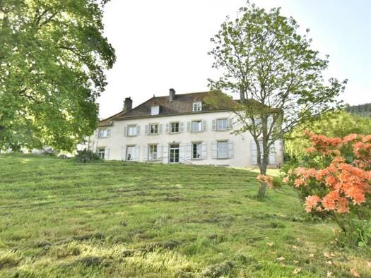 Maison à vendre 550 000 € 16 pièces 15 chambres 450 m² 6 800 m² de terrain Autun 71400