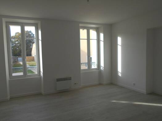 Appartement à louer 730 € 1 pièce 27,46 m² -2ème sous-sol Centre Ville-Bouviers Guyancourt 78280