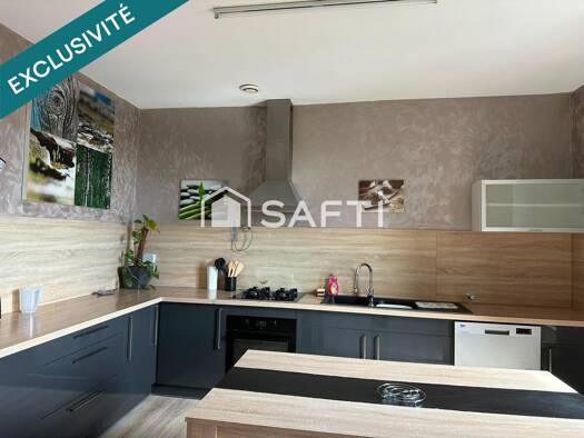 Maison à vendre 345 000 € 15 pièces 8 chambres 321 m² 941 m² de terrain Ouest Montchanin 71210