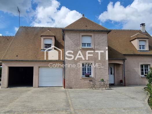 Maison à vendre 420 000 € 8 pièces 4 chambres 176 m² 2 055 m² de terrain Savigny-sur-Clairis 89150