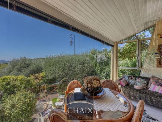 Maison de plain-pied à vendre 580 000 € 3 pièces 2 chambres 85 m² 424 m² de terrain Est Gémenos 13420