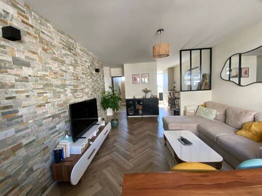 Appartement à vendre 154 800 € 3 pièces 2 chambres 62 m² Étage 2/7 Mâcon 71000