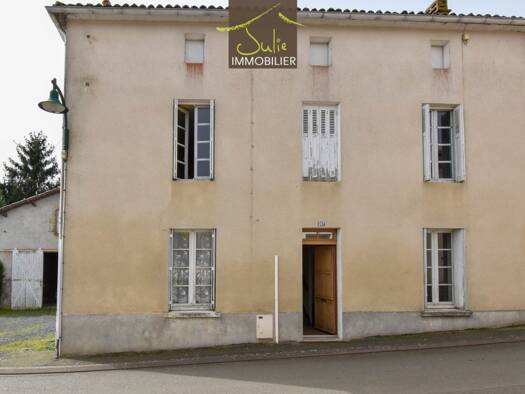 Maison à vendre 60 000 € 4 pièces 3 chambres 100 m² 308 m² de terrain La Forêt-sur-Sèvre 79380