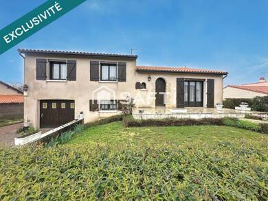 Maison à vendre 200 000 € 4 pièces 3 chambres 122 m² 680 m² de terrain Magne 79460