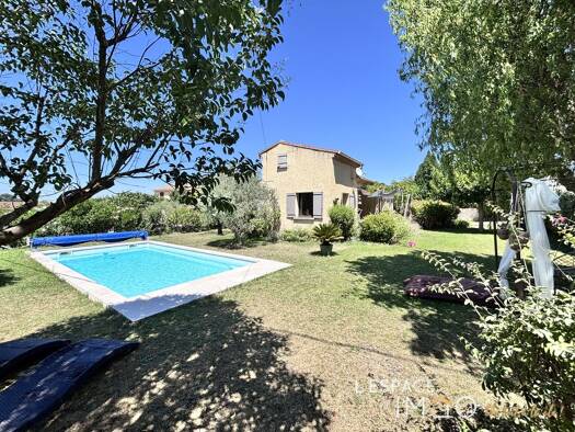 Maison de plain-pied à vendre 439 000 € 6 pièces 4 chambres 117 m² 992 m² de terrain Taillades 84300