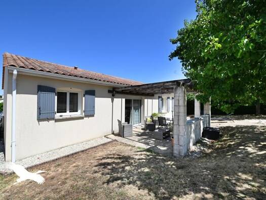 Maison à vendre 189 900 € 5 pièces 3 chambres 109 m² 808 m² de terrain Roullet-Saint-Estèphe 16440