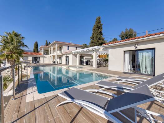 Villa à vendre 3 180 000 € 7 pièces 4 chambres 280 m² 1 600 m² de terrain Châteauneuf-Grasse 06740
