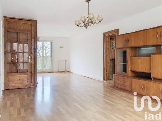 Appartement à vendre 150 000 € 4 pièces 3 chambres 96 m² Étage 3/5 Guinette Étampes 91150