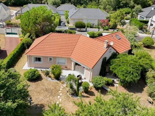 Maison de plain-pied à vendre 289 000 € 5 pièces 3 chambres 130 m² 1 092 m² de terrain Villemandeur 45700