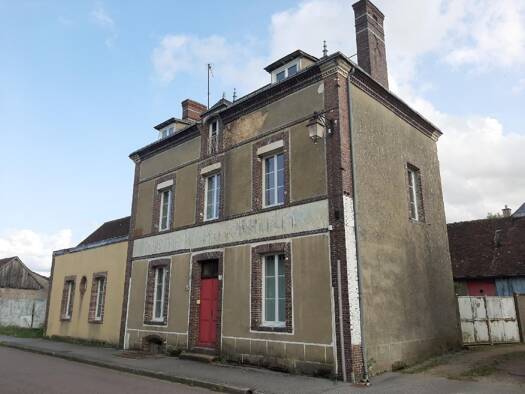 Maison à vendre 149 000 € 5 pièces 3 chambres 201 m² 1 350 m² de terrain Bretoncelles 61110