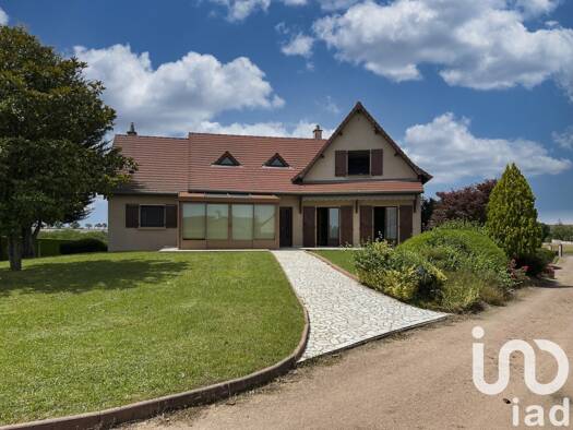 Maison à vendre 259 000 € 7 pièces 4 chambres 252 m² 12 961 m² de terrain Molinet 03510