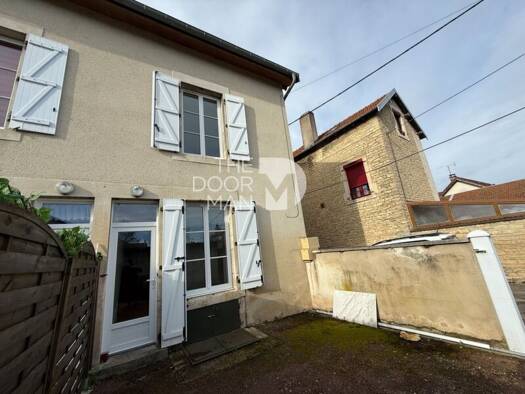 Maison de ville à vendre 115 000 € 4 pièces 3 chambres 84 m² 348 m² de terrain Centre-Faubourgs Sud Chaumont 52000