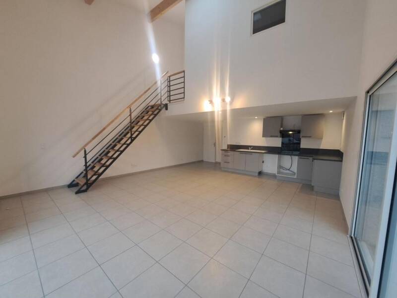 Maison à louer, 102m², EROME