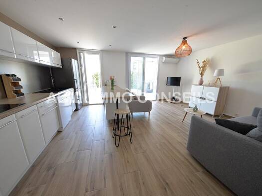 Appartement à vendre 223 600 € 2 pièces 1 chambre 52 m² RDC Estérel Plage-Logis de l'Aspé-Péguière Saint-Raphaël 83700