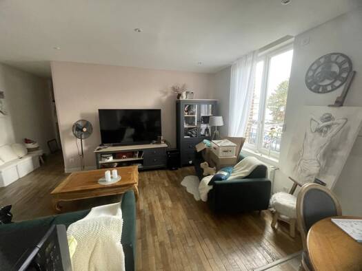 Appartement à louer 610 € 3 pièces 2 chambres 61,7 m² 1er étage Centre Ville Saint-Quentin 02100