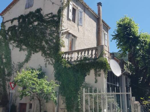 Maison à vendre 98 000 € 7 pièces 5 chambres 140 m² Beaurières 26310