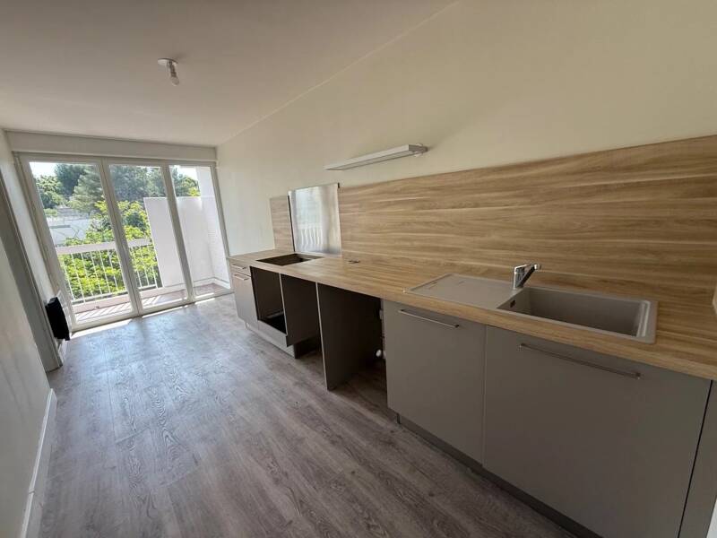 Maison à louer, 98m², MARSEILLE 12E