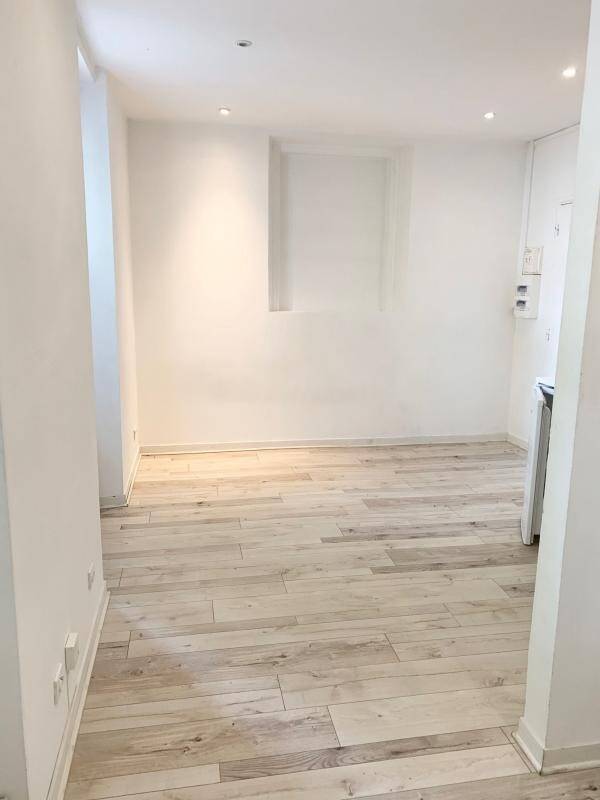Maison à louer, 18m², SAINT MAUR DES FOSSES