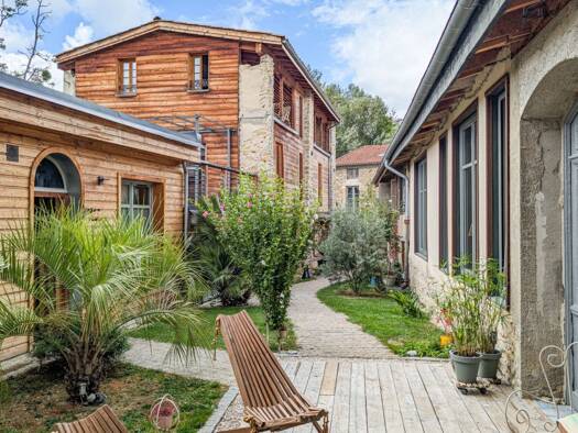 Maison à vendre 980 000 € 25 pièces 10 chambres 800 m² 1 332 m² de terrain Léran 09600