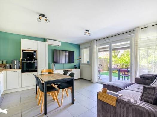 Appartement à vendre 268 000 € 3 pièces 2 chambres 60 m² Étage 1/3 Sathonay-Camp 69580
