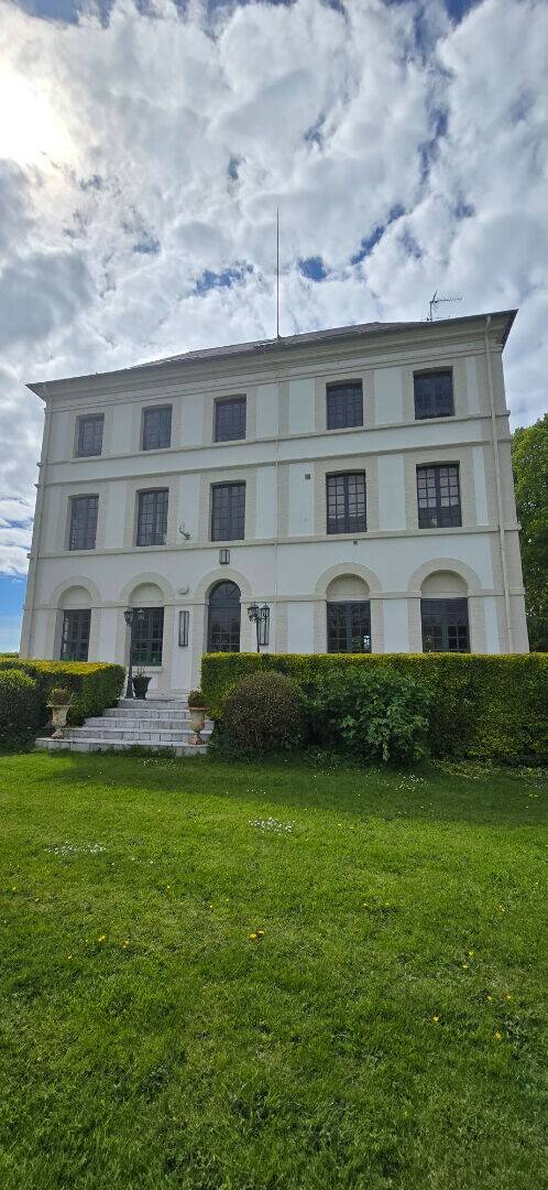 Maison à vendre, 550m², SAINT GATIEN DES BOIS
