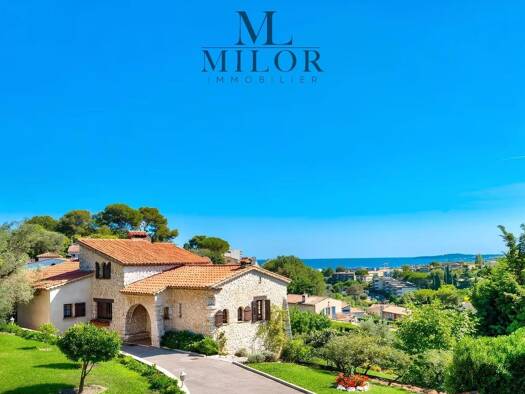 Maison à vendre 1 299 000 € 5 pièces 177 m² 2 150 m² de terrain Plans Villeneuve-Loubet 06270