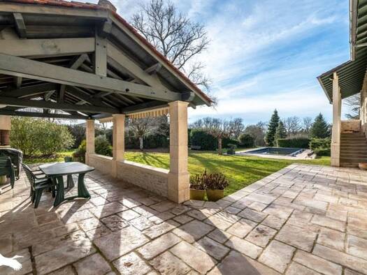 Maison à vendre 437 808 € 7 pièces 3 chambres 200 m² 3 671 m² de terrain Chancelade 24650