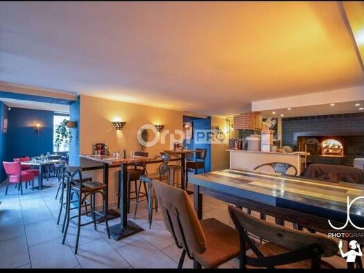 Bar / Café à vendre Fonds de commerce 200 000 € 90 m² d'espace de restauration Morières-lès-Avignon 84310