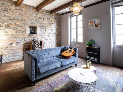 Hôtel à vendre Fonds de commerce 254 000 € 3 pièces 176 m² d'espace de restauration Cordes-sur-Ciel 81170